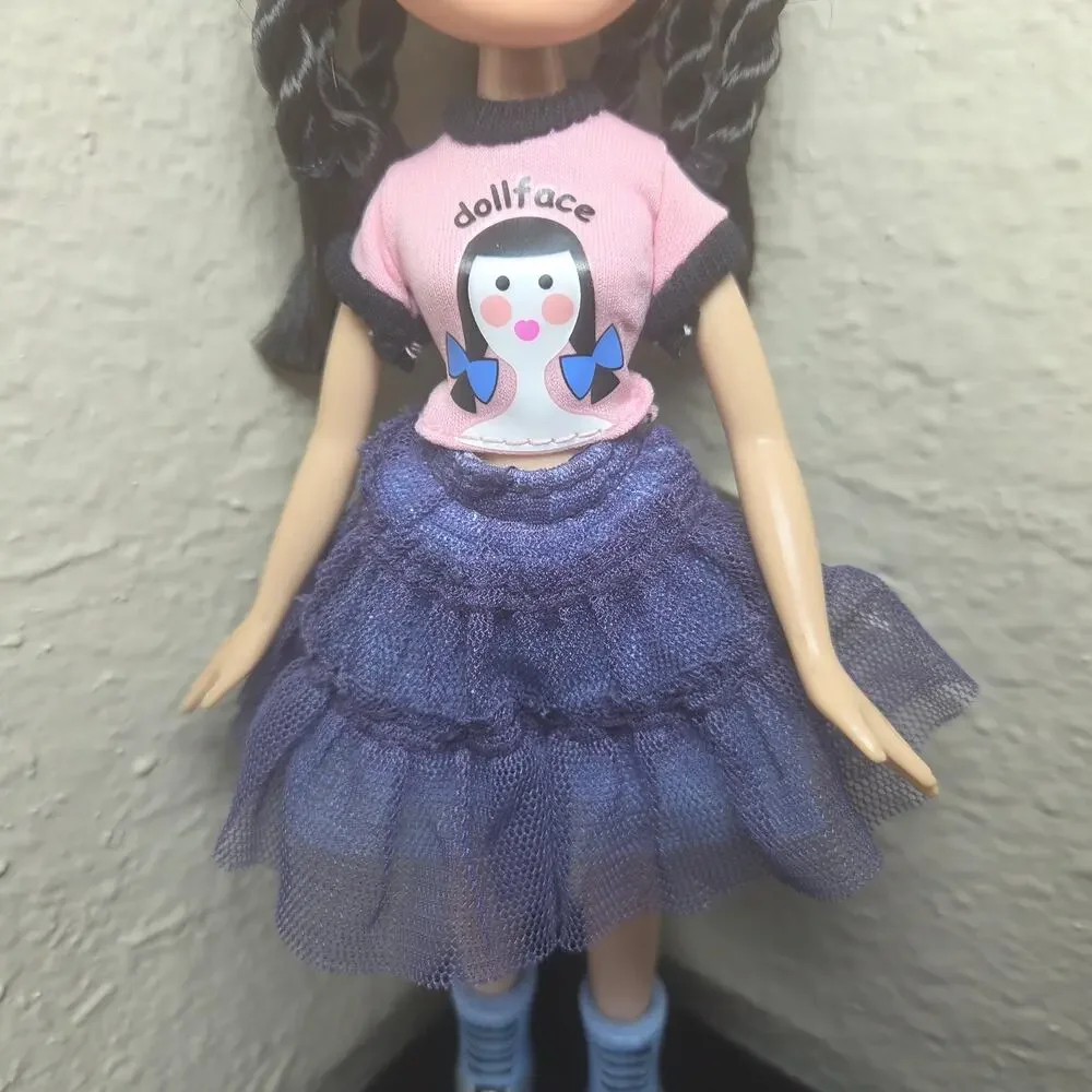 Vintage 2002 Bratz Strut It Jade Doll with Original Outfit + Boots
